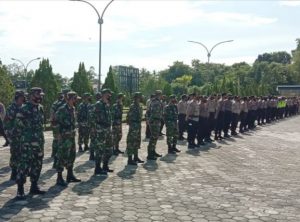TNI Polri Siagakan Pasukan Antisipasi Aksi Demo Buruh dan Mahasiswa Di DPRD Morowali.