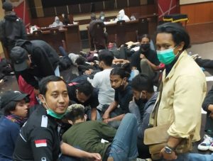 129 Demonstran Tertangkap Polisi  LBH Malang Dampingi Proses Hukum