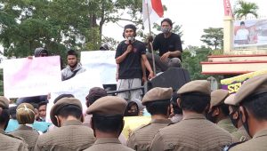HUT Kabupaten Sarolangun Diwarnai Unjuk Rasa