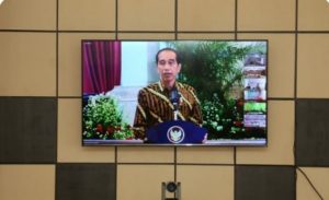 Penyerahan Daftar Isian Pelaksanaan Anggaran (DIPA) dan Buku Daftar Alokasi Transfer ke Daerah dan Dana Desa tahun 2021.