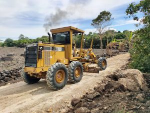 Operator PLTB bersama Pemkab Sidrap Lanjutkan Program Peningkatan Kualitas Jalan Desa.