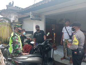 Komsos Saat Pandemi, Anggota Kodim Bangli Ajak Warga Jadi Pelopor 3M