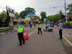 Tumbuhkan Disiplin Prokes, Polres Badung Gelar Personil di Lapangan