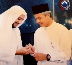 Ganjar Pranowo dan Kenangan Selembar Tiket Pesawat Syekh Ali Jaber