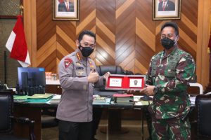 Kapolri Jenderal Listyo Sigit Prabowo Kunjungi KASAD Jenderal TNI Andika Perkasa 
