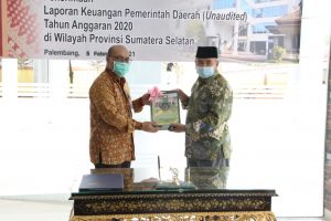 Bupati OKU Menyampaikan LKPD Kab. OKU TA 2020 Kepada BPK RI Perwakilan Provinsi Sumsel