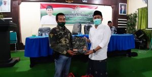 Pemuda Ansor Terima Alat Hadrah Dari H.M Ali Mahrus, S.HI