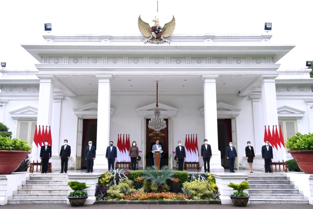 Presiden Jokowi Perkenalkan Jajaran Dewan Pengawas dan Direktur INA