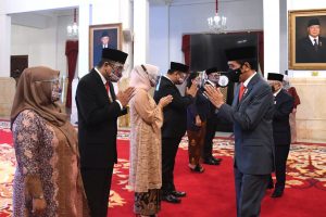 Presiden Jokowi Saksikan Pengucapan Sumpah Keanggotaan Ombudsman RI Masa Jabatan 2021-2026