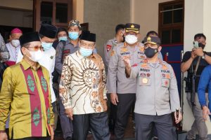 Kapolda Sulsel Dampingi Kunjungan Silaturahmi Ketua PB NU ke Gereja Katedral Makassar
