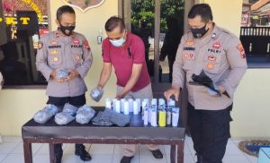 Tiga Tersangka Pengedar Serbuk Petasan Diamankan Polsek Klirong