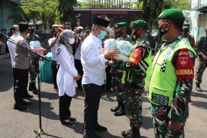 Dandim 0709 Kebumen Salurkan Sembako Untuk Warga Terdampak Pandemi Covid-19