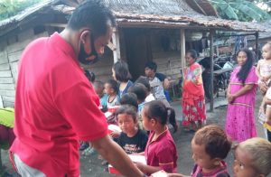 Anggota Kodim 1311 Morowali Perduli Anak Yatim Piatu