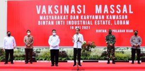 Pangdam I/ BB dampingi Presiden RI Tinjau Vaksinasi Massal di Kepri