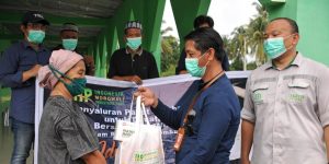 Jelang Lebaran PT. IMIP Salurkan Ribuan Masker dan Sembako Kepada Kaum Dhuafa