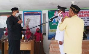 Camat Gandapura Lantik Keuchik Cot Mane