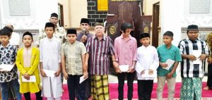 Gampoeng Geudong-Geudong Salurkan Santunan Dana dan Paket Sembako Untuk Puluhan Anak Yatim