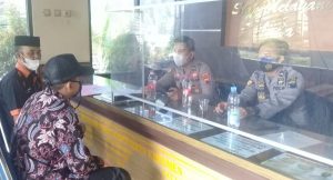 Mushola Jadi Ajang Tinju Bebas Pejabat Kementerian VS Guru Kampung