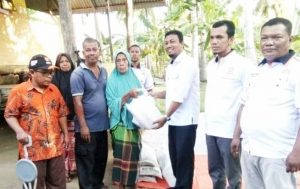 PKS Bireuen Serahkan Bantuan Untuk Korban Kebakaran Jangka Alue U Bireuen