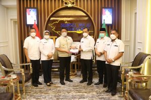 Plh Bupati OKU terima dana bantuan Gubernur Sumsel 52 Milyar