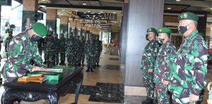Kasad Pimpin Sertijab Pangkostrad dan 5 Pejabat Teras TNI AD