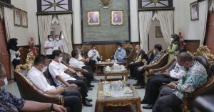 Plh Bupati OKU Drs. H. Edward Candra Terima Audiensi BPKP Provinsi Sumatera Selatan
