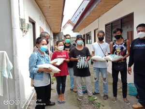 Ikatan Mahasiswa Flores Timur bersama elemen Mahasiswa Bali giat sosial bagi sembako