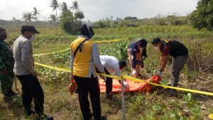 Ditemukan mayat penuh luka bakar di kebun