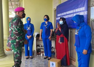 HUT Jalasenastri ke-75, TNI AL Lanal Palu Serahkan Tali Asih
