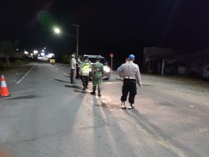 Koramil 1628-04/Poto Tano dan Satgas Gabungan PPKM Mikro Gelar Patroli Yustisi Penegakan Prokes