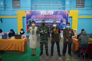 Korem 143/HO Bantu Vaksinasi Mahasiswa Universitas Halu Oleo Kendari