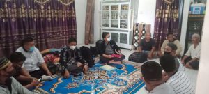 Tim Advokat Pusbakum PWRI kunjungi petani yang dituduh curi buah sawit di lahan milik sendiri