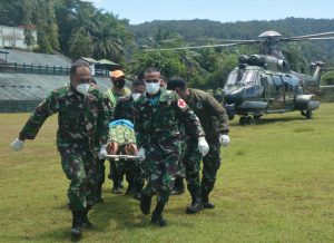 Aparat TNI Berhasil Evakuasi Nakes Korban Kekejaman KST Papua Dari Distrik Kiwirok