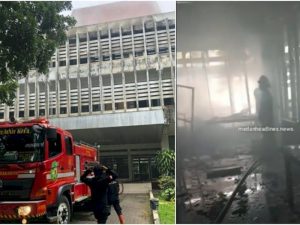 Gedung Perpustakaan Unimed Medan dilalap si jago merah