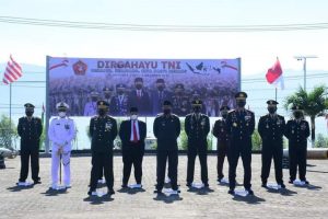 Danrem 132/Tdl Bersama Forkopimda Mengikuti Upacara HUT TNI Ke-76 Tahun 2021 Secara Virtual