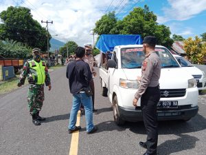 Jaring Pengguna Jalan, TNI-Polri Gelar Penegakan Prokes dan Vaksinasi