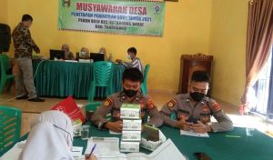 Percepat vaksinasi, Satgas Covid-19 bekerjasama dengan Polsek Kota Agung gelar vaksinasi di Pekon Belu