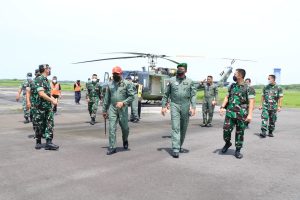Danpuspenerbad Kunjungi Bengpuspenerbad dan Resmikan Masjid Al-Ghufron di SMK Penerbangan Kartika Aqasa Bhakti Semarang