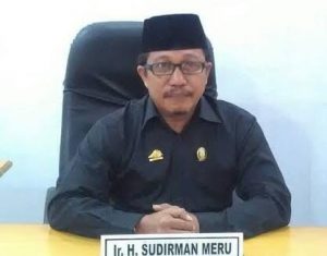 Anggota DPRD Wajo apresiasi vaksinasi massal di lapangan Merdeka Sengkang