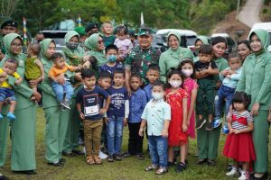 Momen Indah Kebersamaan Kasad Bersama Anak Prajurit di Batam