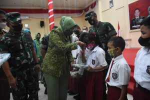 Kasad Tinjau Vaksinasi Covid-19 Usia 6 Sampai 11 Tahun di Natuna