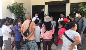 Puluhan Pedagang Pasar Mardika Datangi DPRD 