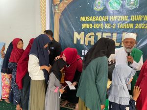 Hadiri Haul ke-32 Ponpes Thohir Yasin di Lombok Timur, Hj. Rizayati beri santunan ratusan anak yatim