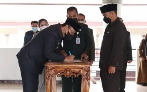 Lantik 65 pejabat di lingkungan Pemkab Bengkayang, pesan Bupati, “jangan banyak cingcong”