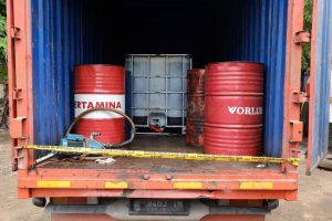 Grebek gudang pengoplos solar, amankan 1 pelaku dan 30 ribu liter minyak disita Ditreskrmsus Polda Riau