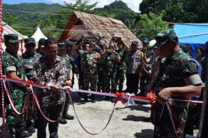 Kodam Pattimura resmikan sarana MCK tingkatkan kesehatan pengungsi di Aboru