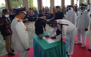 Pengambilan sumpah/janji dan pelantikan Kepala Desa hasil Pilkades serentak tahun 2022