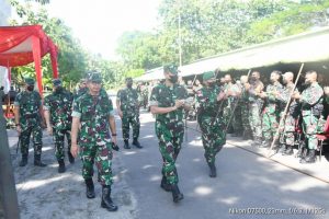 Kasdam IV/Diponegoro Dampingi Asops Panglima TNI Riksiapops Yonif 405/Surya Kusuma