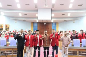 Ketua Komisi II DPR RI Diskusi Publik tentang Kemitraan Akselerasi Pembangunan Bangsa di Unhas