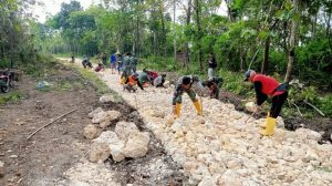 Terimakasih TNI, Alas Malang kini punya jalan layak di tengah hutan Blora